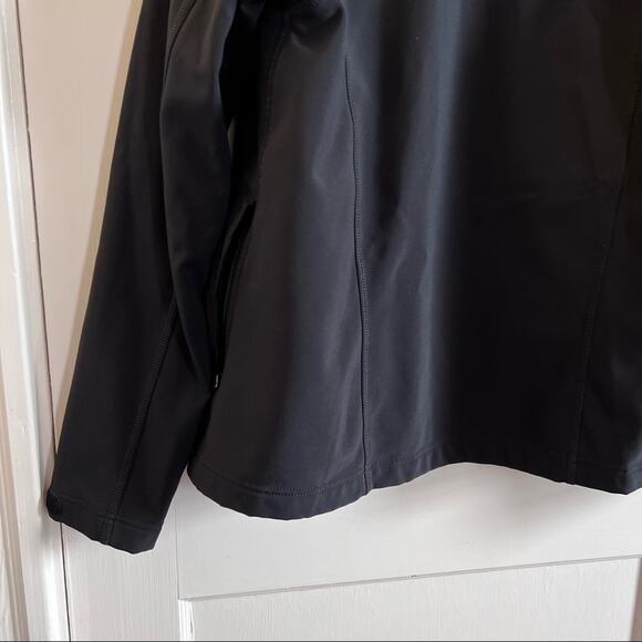 Patagonia Men's Black Softshell Fleece-Lined Jacket - Picture 3 of 13